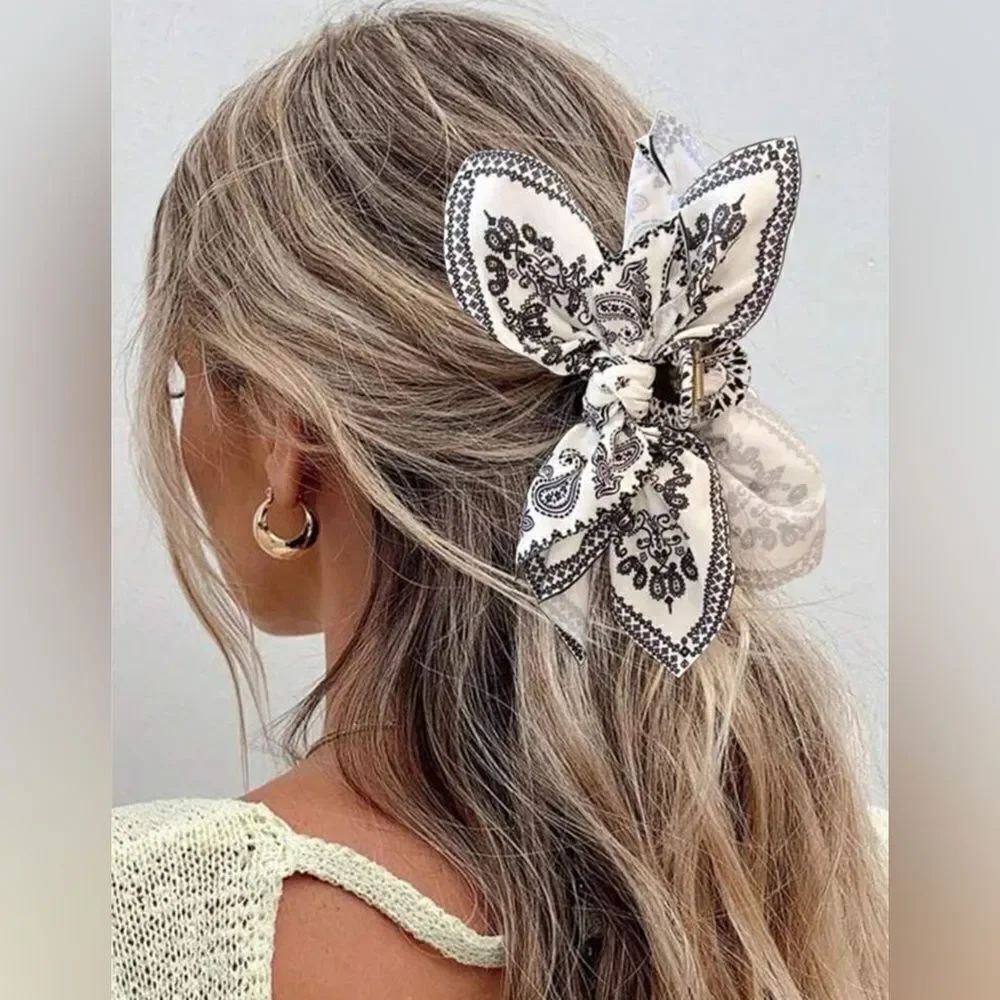 boho Black and White Hair clips A907